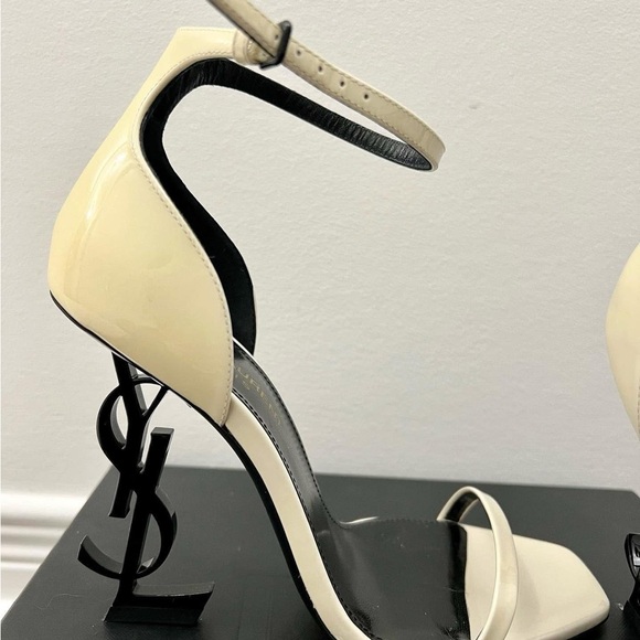 Saint Laurent Women's White Sandals - Picture 4 of 7